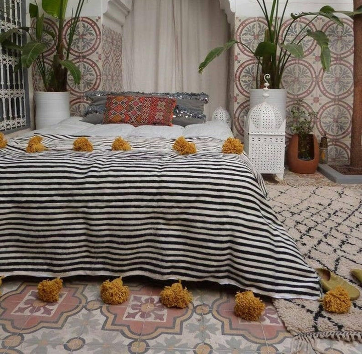 cotton Moroccan Blanket,bedroom blanket,moroccan pompom blanket,moroccan throw blanket,bed spread, woven blanket, bed throw with tassel