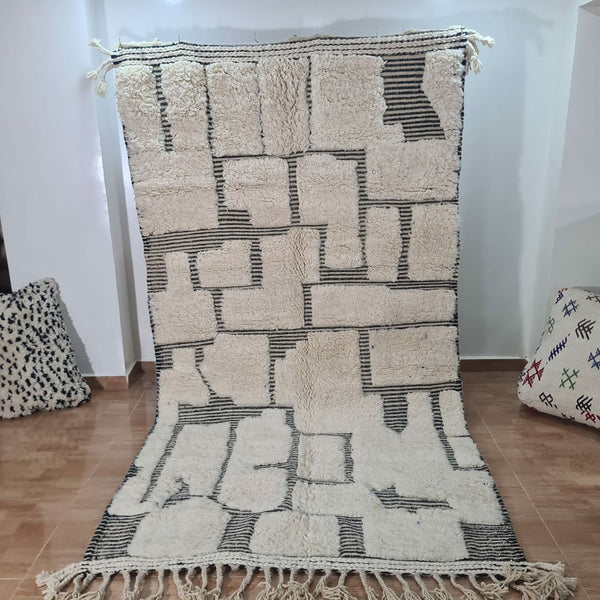 UNIQUE medium 5x8ft berber rug, Handmade Rug , medium 5x8ft Moroccan Rug, medium 5x8ft Rug, Beniourain Wool Rug, Geometric Rug, Handwoven Rug, Area Rug