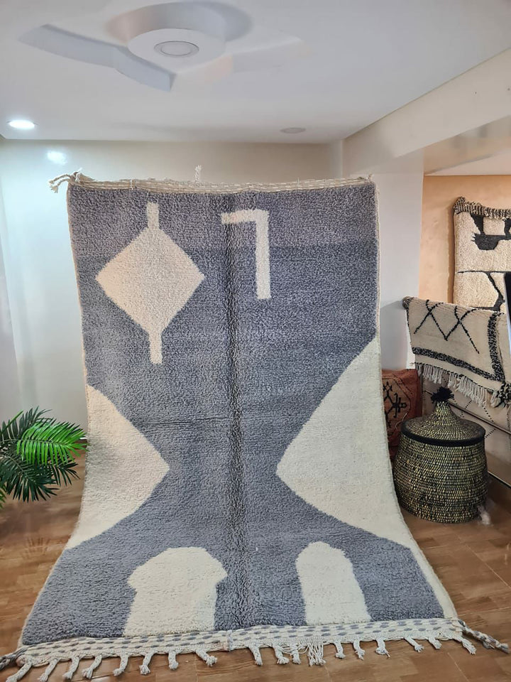 UNIQUE medium 5x8ft berber rug, Handmade Rug , medium 5x8ft Moroccan Rug, medium 5x8ft Rug, Beniourain Wool Rug, Geometric Rug, Handwoven Rug, Area Rug