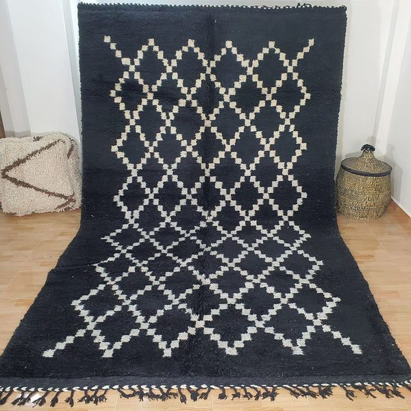 Transform Your Space with the Intricate Design of this Handmade Moroccan Rug 6.5x10ft