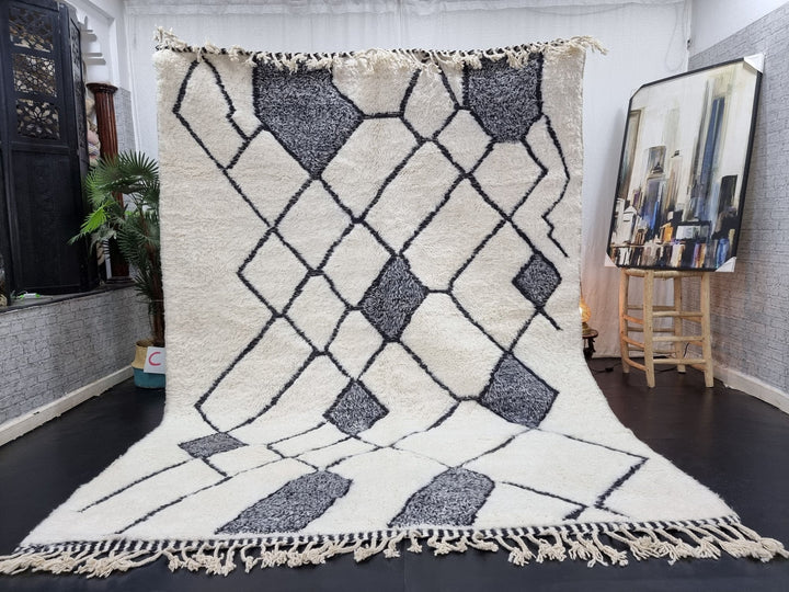 AMAZING BENIOURAIN RUG, Handmade Wool Rug, Moroccan Wool Rug, Black And White Rug, Geometric Wool Rug, Handwoven Rug, Azilal Rug, Area Rug.