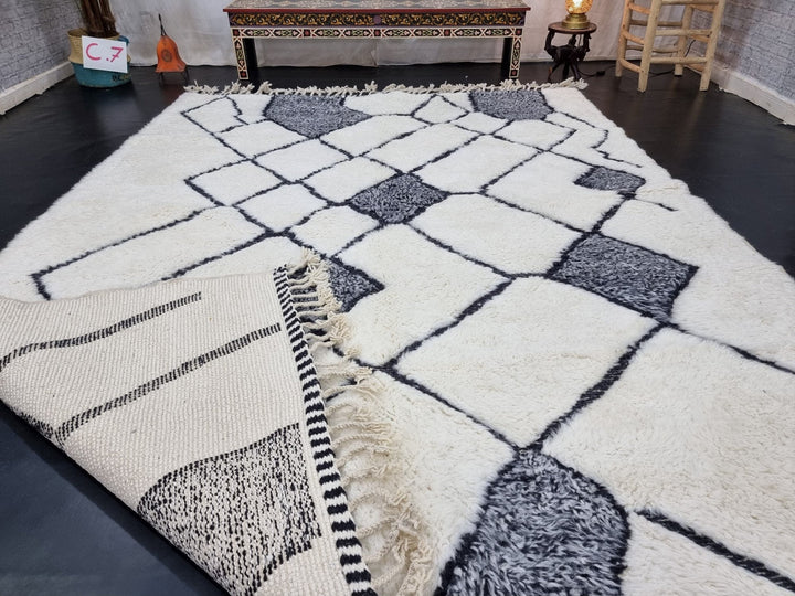 AMAZING BENIOURAIN RUG, Handmade Wool Rug, Moroccan Wool Rug, Black And White Rug, Geometric Wool Rug, Handwoven Rug, Azilal Rug, Area Rug.