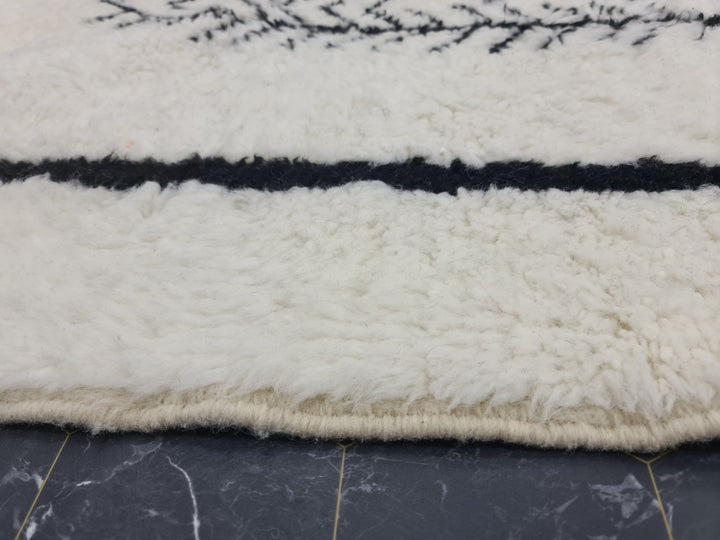 ARTISTIC MOROCCAN RUG, White And Black Rug, Beni Ourain Rug, Berber Wool Rug, Handwoven Abstract Rug, Azilal Carpet,Beniourain Wool Rug.