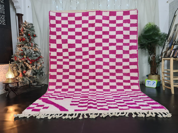 CHECKERED BENIOURAIN RUG, Moroccan Handmade Rug, White  Fuchsia Pink Rug, Handmade Wool Rug, Moroccan Berber Rug, Checker Azilal Carpet.