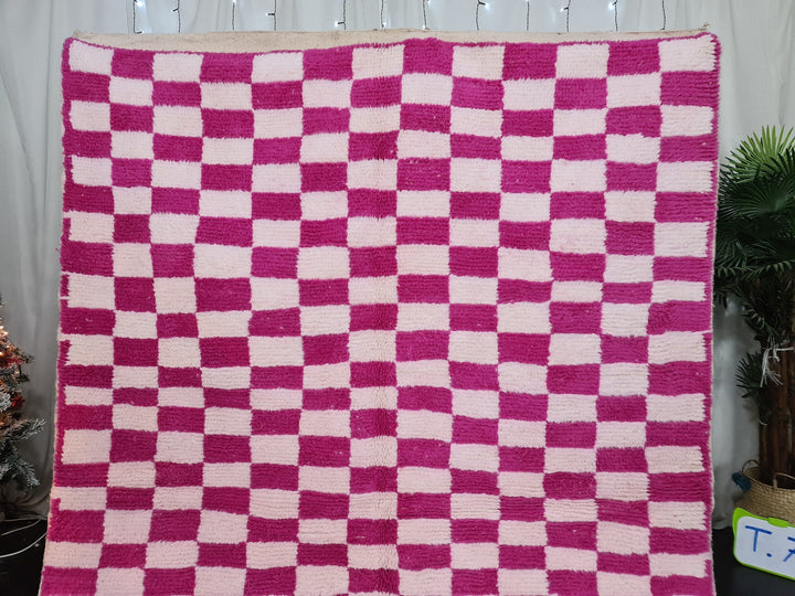 CHECKERED BENIOURAIN RUG, Moroccan Handmade Rug, White  Fuchsia Pink Rug, Handmade Wool Rug, Moroccan Berber Rug, Checker Azilal Carpet.