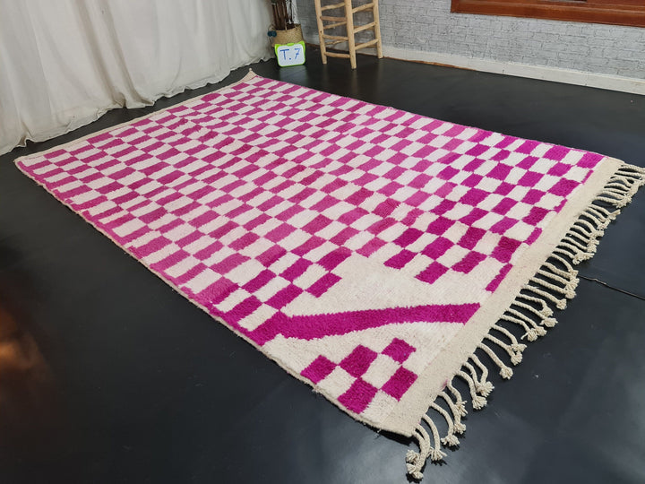 CHECKERED BENIOURAIN RUG, Moroccan Handmade Rug, White  Fuchsia Pink Rug, Handmade Wool Rug, Moroccan Berber Rug, Checker Azilal Carpet.