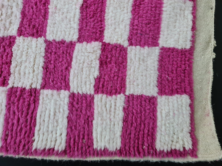 CHECKERED BENIOURAIN RUG, Moroccan Handmade Rug, White  Fuchsia Pink Rug, Handmade Wool Rug, Moroccan Berber Rug, Checker Azilal Carpet.