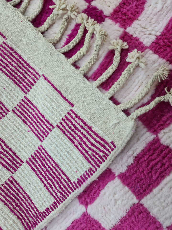 CHECKERED BENIOURAIN RUG, Moroccan Handmade Rug, White  Fuchsia Pink Rug, Handmade Wool Rug, Moroccan Berber Rug, Checker Azilal Carpet.