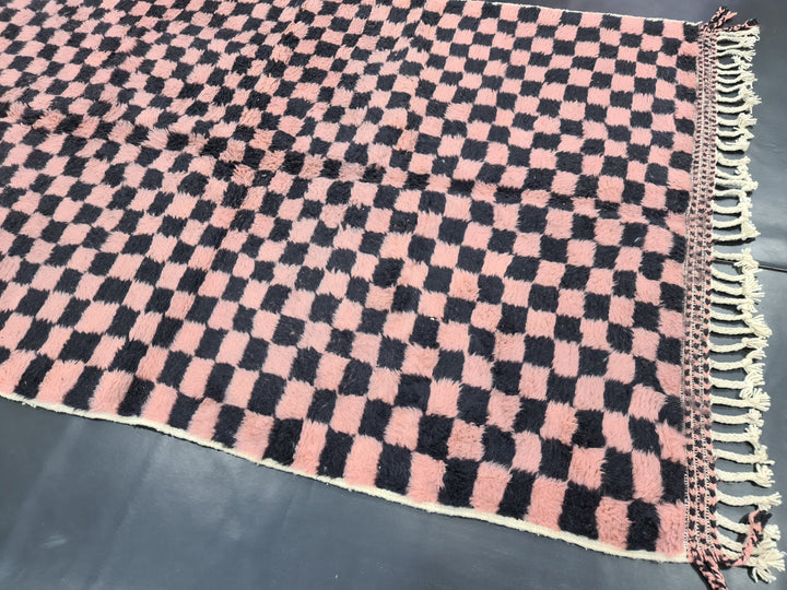 CHECKERED MOROCCAN RUG, Beni Ouarain Carpet, Black And Pink Checker Rug, Moroccan Berber Rug, Handmade Wool Rug, Azilal Rug,Sheep Wool Rug