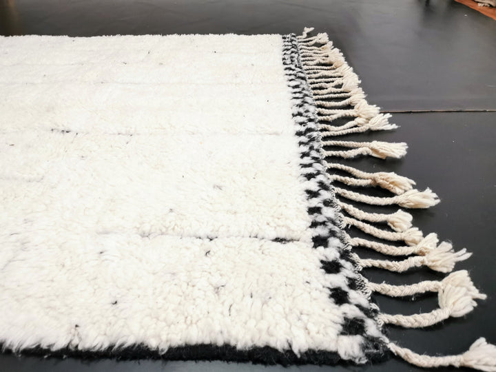 CUSTOM BENIOURAIN RUG, Moroccan Rug,Abstract Rug, Berber Rug, Azilal Rug, White Wool Rug, Sheep Wool Rug, Tufted Rug, Plain Rug, Area Rug.