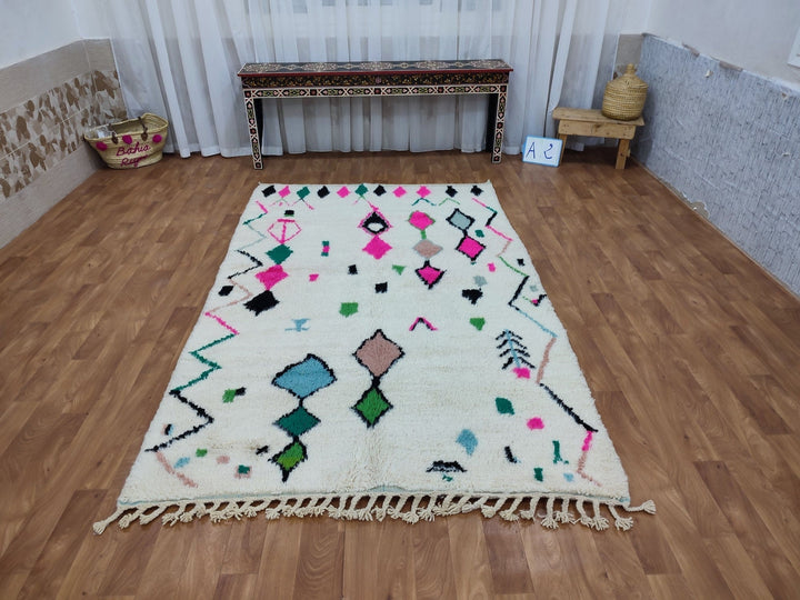 FABULOUS MOROCCAN CARPET, Beni Ourian Handmade Rug, Tribal Berber Rug, Sheep Wool Rug, Azilal White And Pink Rug, Geometric Handwoven Rug.