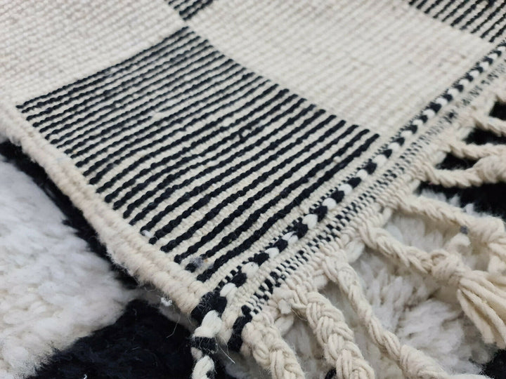 GORGEOUS BENIOURAIN RUG, Handmade Wool Rug, Moroccan Rug, Checkered Black And White Rug, Sheep Wool Rug, Handwoven Rug,Azilal Rug,Berber Rug