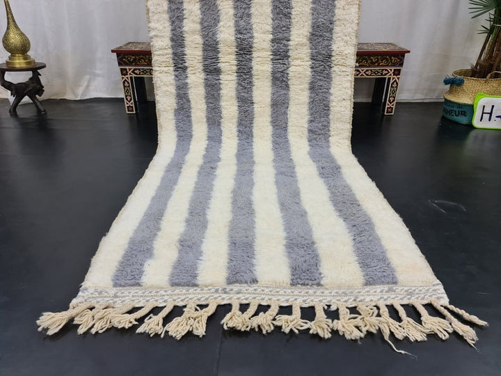 GORGEOUS BENIOURAIN RUG, Tribal Rug, Striped Moroccan Rug, Sheep Wool Rug, Berber Rug, White And Grey Rug, Handwoven Carpet, Azilal Carpet.
