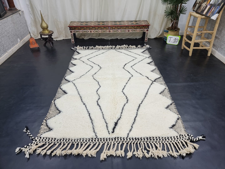 HANDMADE BERBER RUG, Moroccan Handmade Carpet, Azilal Rug, Geometric Beniourain Rug, Sheep Wool rug, White And Black Rug, Moroccan Wool Rug.