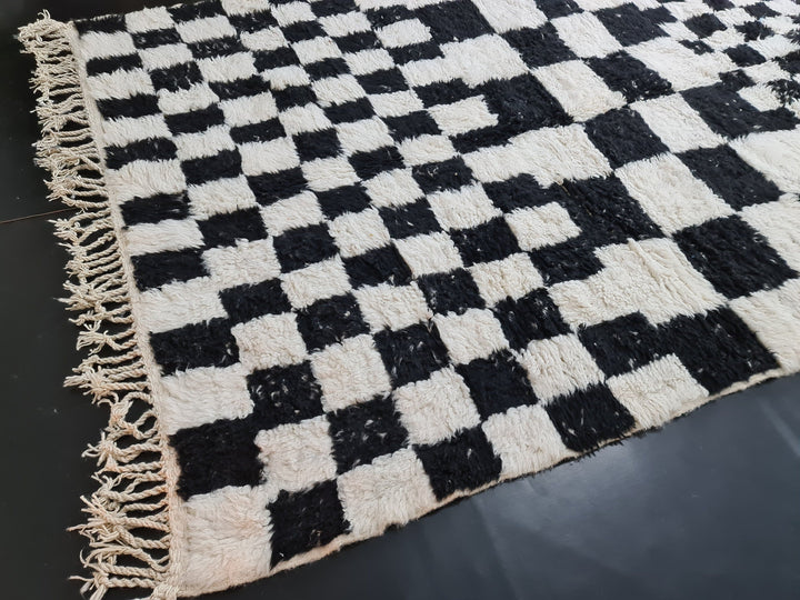 HANDMADE MOROCCAN RUG, Moroccan Wool Carpet, Checkered Rug, White And Black Carpet, Handmade Berber Rug, Azilal Checker Carpet, Tribal Rug.