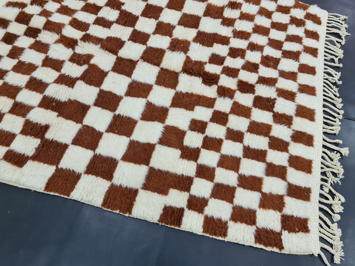 HANDMADE WOOL RUG, Beni Ouarain Rug, Moroccan Berber Rug, Handmade Wool Rug, Azilal Brown and White Rug, Checkered Rug, Sheep Wool Carpet