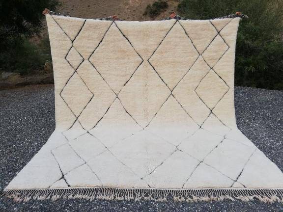 Customized Moroccan rug, Beni Mrirt rug, Premium quality Moroccan rug, Modern artwork, Handknotted large rug, Beniouarain rug, Beni rugs