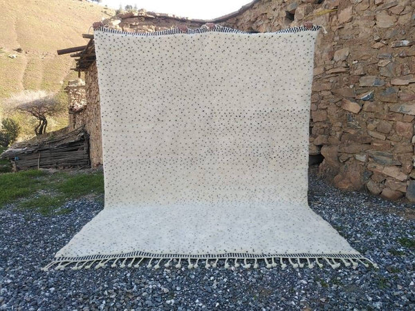 Gorgeous Moroccan rug, Customized Mrirt, Highquality wool carpet, Lu rug,  natural, Tapis berbere, Beniouarain, Polka dots rug