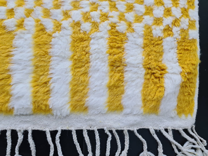 Beni Ourain Moroccan Runner, Handmade CheckeredRunner Rug, Vibrant Runner Rug, White and Yolk Yellow Runner, Sheep Wool Runner.