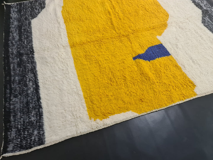 ABSTRACT MOROCCAN RUG, Moroccan Rug , White and Yellow Rug, Beni Ouarain Rug, White Wool, Berber Rug, Handmade Moroccan Rug, Area Rug