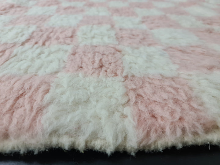 CUTE BENIOURAIN RUG, Moroccan Rug, Checkered Rug, White  Faded Pink Rug, Beber Rug, Checkerboard Rug, White Wool, Area Rug, Bohemian Rug