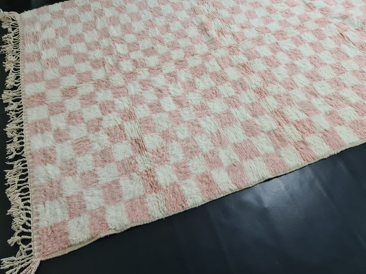 CUTE BENIOURAIN RUG, Moroccan Rug, Checkered Rug, White  Faded Pink Rug, Beber Rug, Checkerboard Rug, White Wool, Area Rug, Bohemian Rug