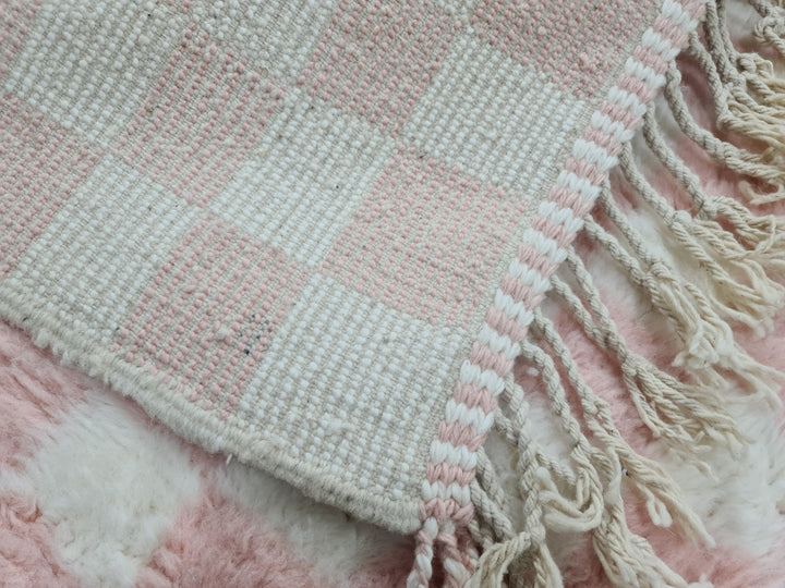 CUTE BENIOURAIN RUG, Moroccan Rug, Checkered Rug, White  Faded Pink Rug, Beber Rug, Checkerboard Rug, White Wool, Area Rug, Bohemian Rug