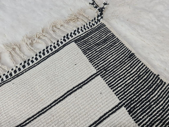 AMAZING BENIOURAIN RUG, Moroccan Handmade Rug, Black And White Rug, AbstractRug, Handmade Sheep Wool Carpet, Berber Rug, Area Wool Rug