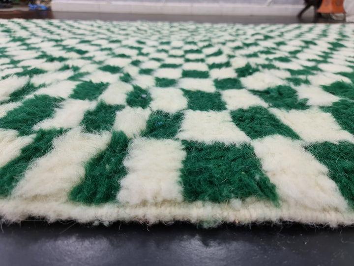 CUTE BENIOURAIN RUG, Moroccan Handmade Rug, Berber Rug, Checkered Beniourain Rug, Tribal Rug Berber Nomad rug, Green and White Rug, Area Rug