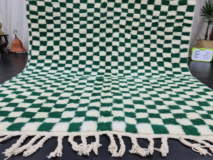 CUTE BENIOURAIN RUG, Moroccan Handmade Rug, Berber Rug, Checkered Beniourain Rug, Tribal Rug Berber Nomad rug, Green and White Rug, Area Rug