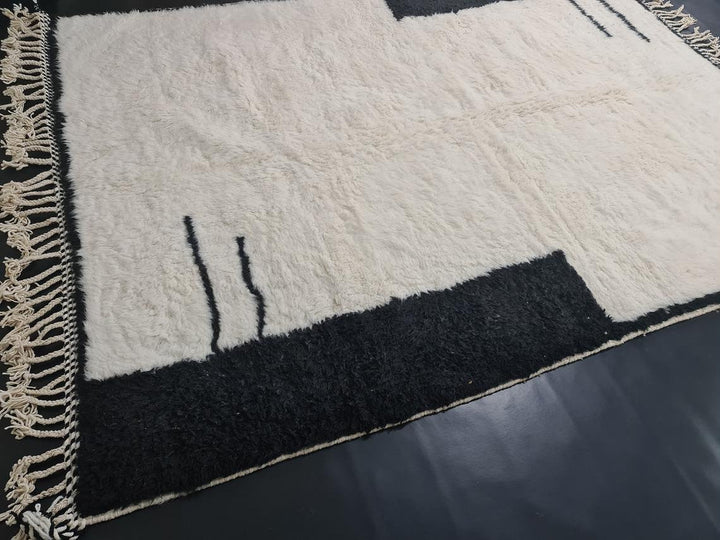 AMAZING BENIOURAIN RUG, Moroccan Handmade Rug, Black And White Rug, AbstractRug, Handmade Sheep Wool Carpet, Berber Rug, Area Wool Rug