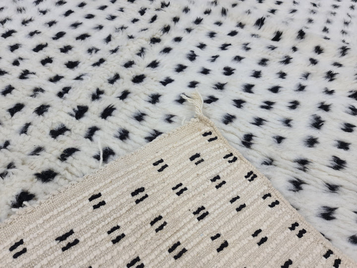 Beni Ouarain Dotted Rug, Moroccan Handmade Rug, Azilal rug, Authentic Moroccan, Polka Dot Rug, Berber Rug, Bohemian Rug, White Wool.