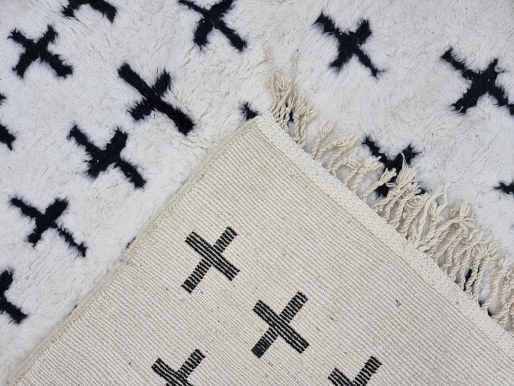 AMAZING BENIOURAIN RUG, Abstract Rug, Moroccan Rug, Handmade Wool Rug, Handwoven Rug, White and Black Rug, Area Rug, Berber Symbols Rug .