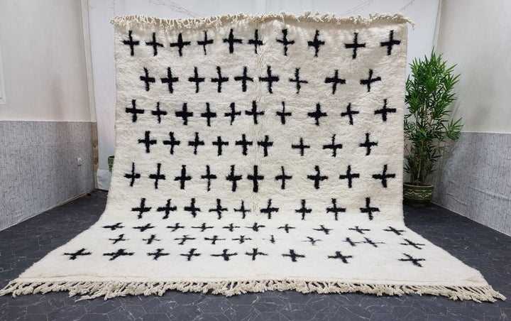 AMAZING BENIOURAIN RUG, Abstract Rug, Moroccan Rug, Handmade Wool Rug, Handwoven Rug, White and Black Rug, Area Rug, Berber Symbols Rug .