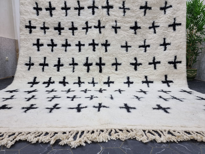 AMAZING BENIOURAIN RUG, Abstract Rug, Moroccan Rug, Handmade Wool Rug, Handwoven Rug, White and Black Rug, Area Rug, Berber Symbols Rug .