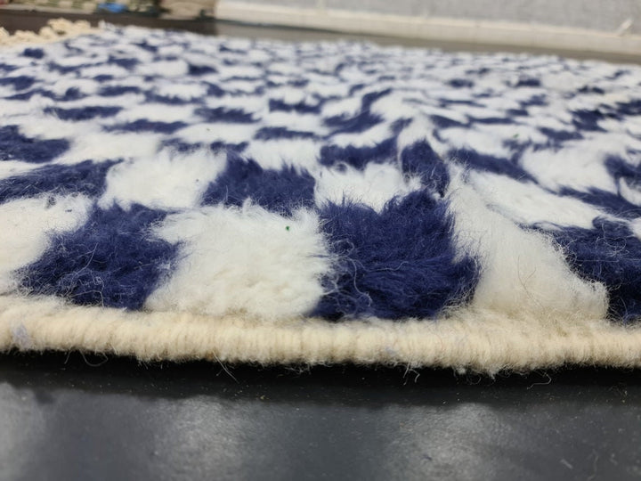 MOROCCAN BENIOURAIN RUG, Blue Marine And white Rug, Checkered Rug, Berber Wool Rug, Bohemian Rug, Area Rug, Handmade Rug, Moroccan Carpet .