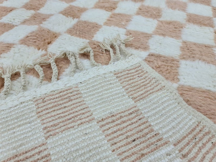 PRETTY BANIOURAIN RUG, Moroccan Rug, Handwoven Rug, Berber Rug, Checkered Rug, Handmade Wool Rug, Faded Peach And White Rug, Area Wool Rug