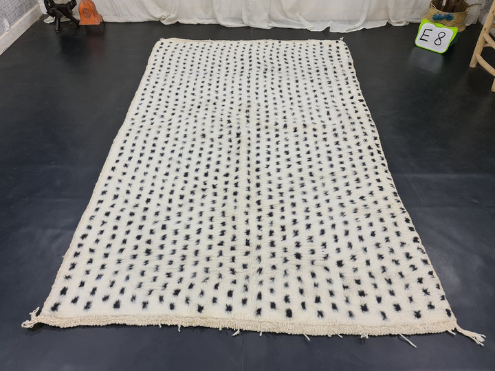 Beni Ouarain Dotted Rug, Moroccan Handmade Rug, Azilal rug, Authentic Moroccan, Polka Dot Rug, Berber Rug, Bohemian Rug, White Wool.