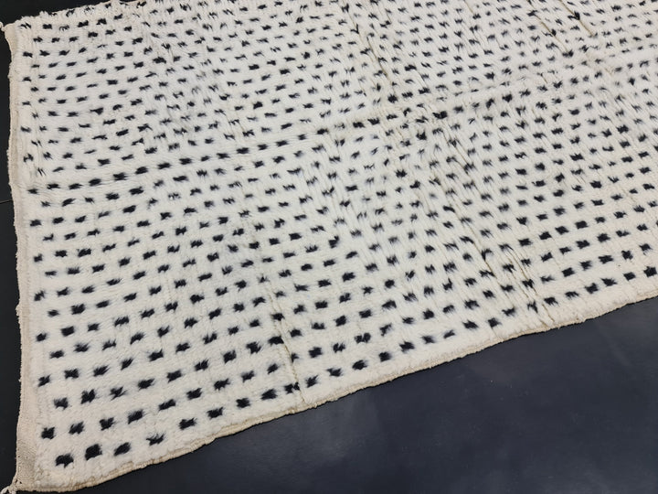 Beni Ouarain Dotted Rug, Moroccan Handmade Rug, Azilal rug, Authentic Moroccan, Polka Dot Rug, Berber Rug, Bohemian Rug, White Wool.