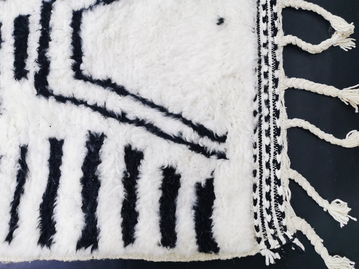 Fabulous Moroccan Rug, Scandinavian Area Rug, Beni Ourain Rug  Berber Wool Rug, White and Black Rug, Authentic Wool Decor, Beniourain Rug.