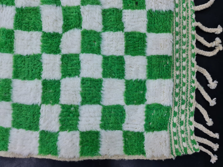 Amazing Beni Ourain Rug, Moroccan Rug, Sheep Wool Rug, Checker Rug, Authentic Carpet, White and Vibrant Green Rug, Handmade Rug, Berber Rug.