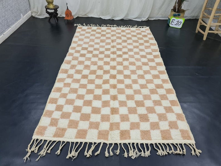 PRETTY BANIOURAIN RUG, Moroccan Rug, Handwoven Rug, Berber Rug, Checkered Rug, Handmade Wool Rug, Faded Peach And White Rug, Area Wool Rug