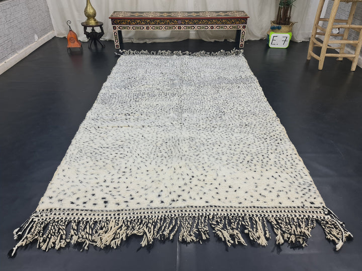 Amazing Beni Ourain Rug, Moroccan Handwoven Rug, Tribal Berber Rug, Sheep Wool Rug, Authentic Dotted Rug, White And Black Rug,Tapis Marocain