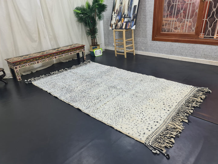 Amazing Beni Ourain Rug, Moroccan Handwoven Rug, Tribal Berber Rug, Sheep Wool Rug, Authentic Dotted Rug, White And Black Rug,Tapis Marocain