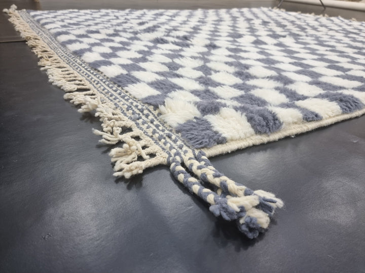 Checkered Moroccan Carpet, White and Gray Rug, Beni Ouarain Rug, Moroccan Wool Rug, Handmade Berber Rug, Azilal Checker carpet, Tribal Rug.