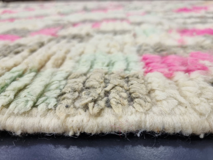 Authentic Boujaad rug, Moroccan Handmade Rug, Checkered Rug, Berber Tribal carpet, Pink And White Rug, Sheep Wool Rug, Bohemian Boujaad Rug.