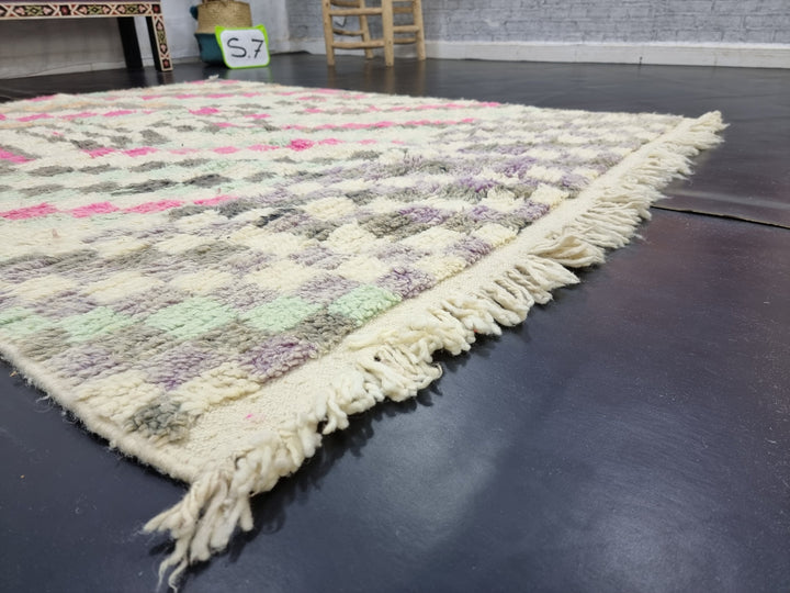 Authentic Boujaad rug, Moroccan Handmade Rug, Checkered Rug, Berber Tribal carpet, Pink And White Rug, Sheep Wool Rug, Bohemian Boujaad Rug.