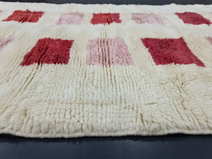 Gorgeous Mrirt Runner Rug, Handmade Checkered Rug, White And Red Runner Rug, Moroccan Berber Rug, Sheep Wool Rug, Hight Quality Wool Carpet.