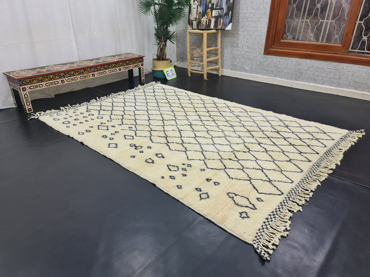 Stunning Mrirt RugMoroccan Handmade CarpetWhite And Black RugHandmade Wool RugBerber RugHight Quality Wool CarpetAzilal Geometric Rug.