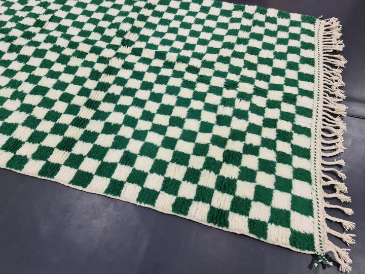 STUNNING BENIOURAIN RUG, Moroccan Rug, Sheep Wool Rug, Checker Rug, Carpet,White and Green Rug, Handmade Rug, Azilal Rug, Handwoven Rug .